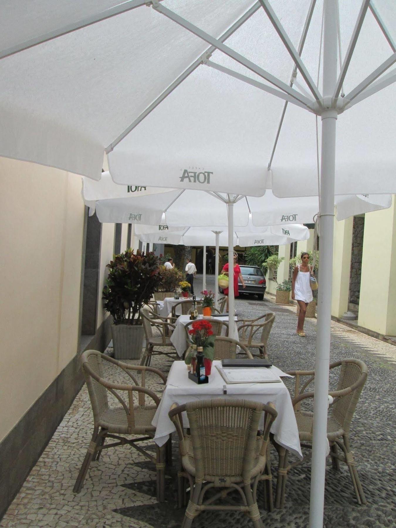 Amparo Hotel Machico  Exterior photo