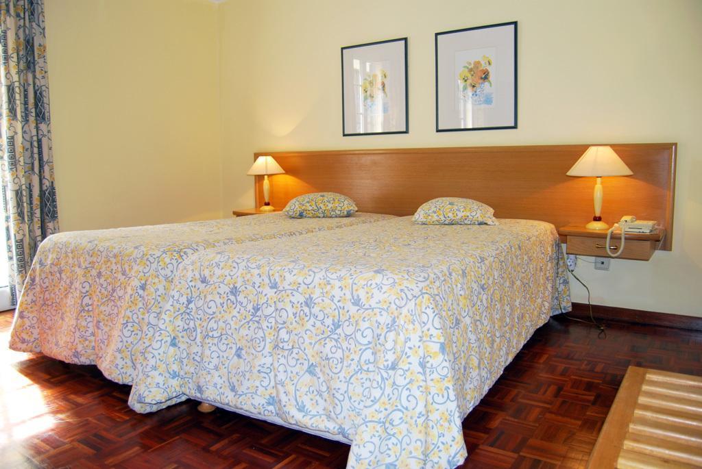 Amparo Hotel Machico  Exterior photo